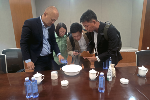 世界500強公司伊藤忠商事株式會社蒞臨國投盛世沸石產業基地考察合作-國投盛世