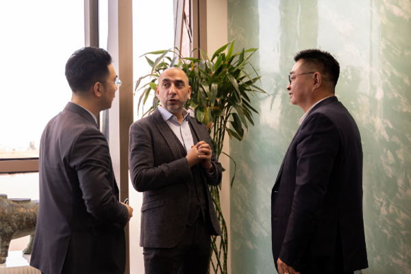 阿布扎比資本集團(tuán)CEO阿布巴卡先生一行到訪國投盛世集團(tuán)參觀考察